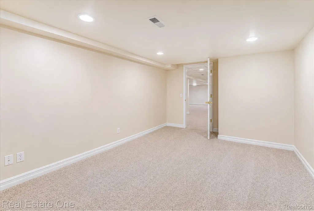 3393 Charlwood Drive Rochester Hills City MI 48306