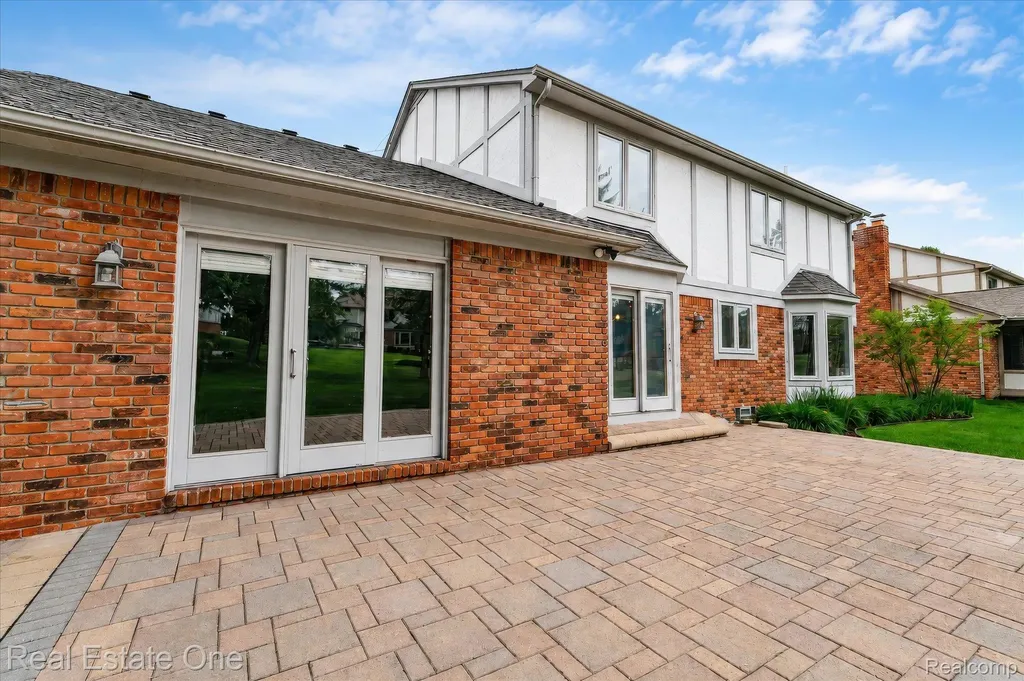 3393 Charlwood Drive Rochester Hills City MI 48306