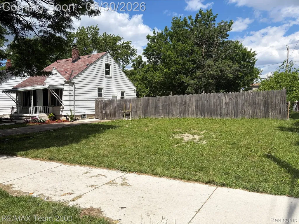 6760 Warwick Street Detroit City MI 48228