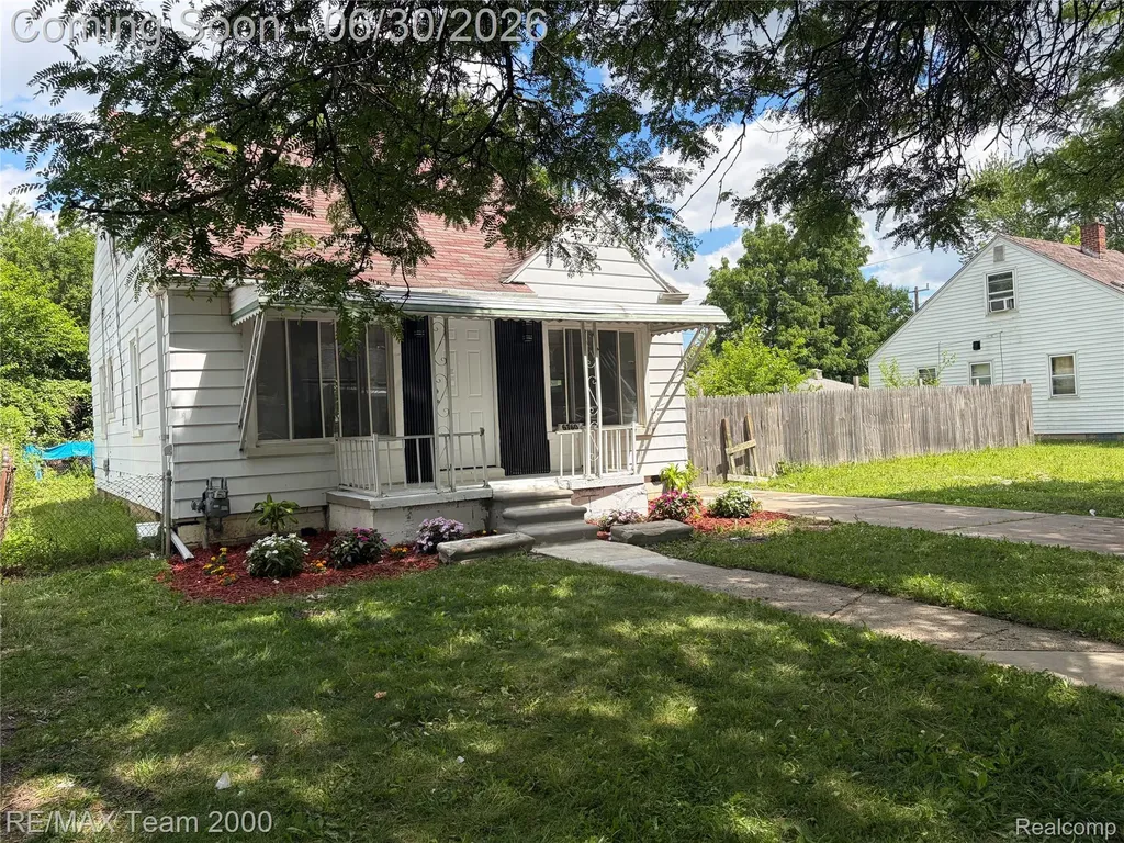 6760 Warwick Street Detroit City MI 48228