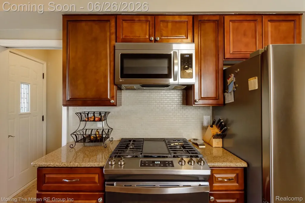 33115 Anita Drive Westland City MI 48185