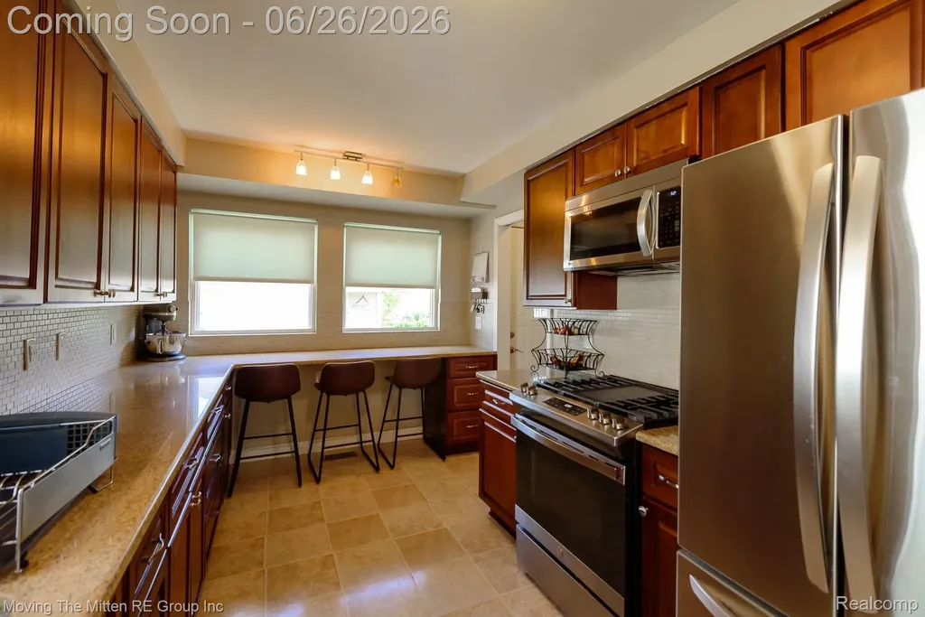 33115 Anita Drive Westland City MI 48185