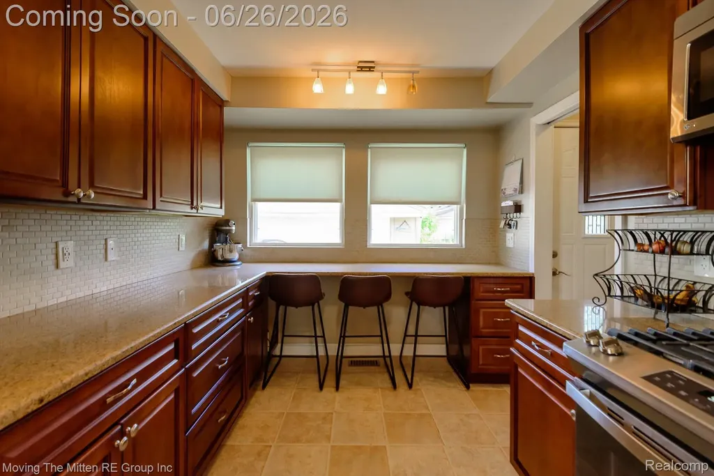 33115 Anita Drive Westland City MI 48185