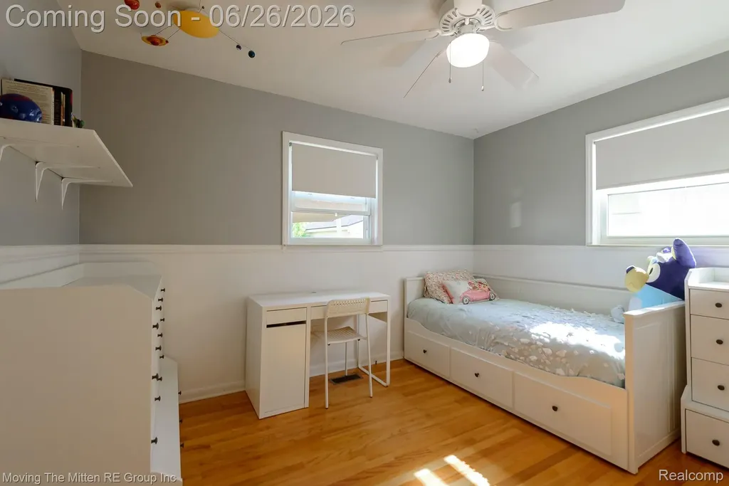 33115 Anita Drive Westland City MI 48185