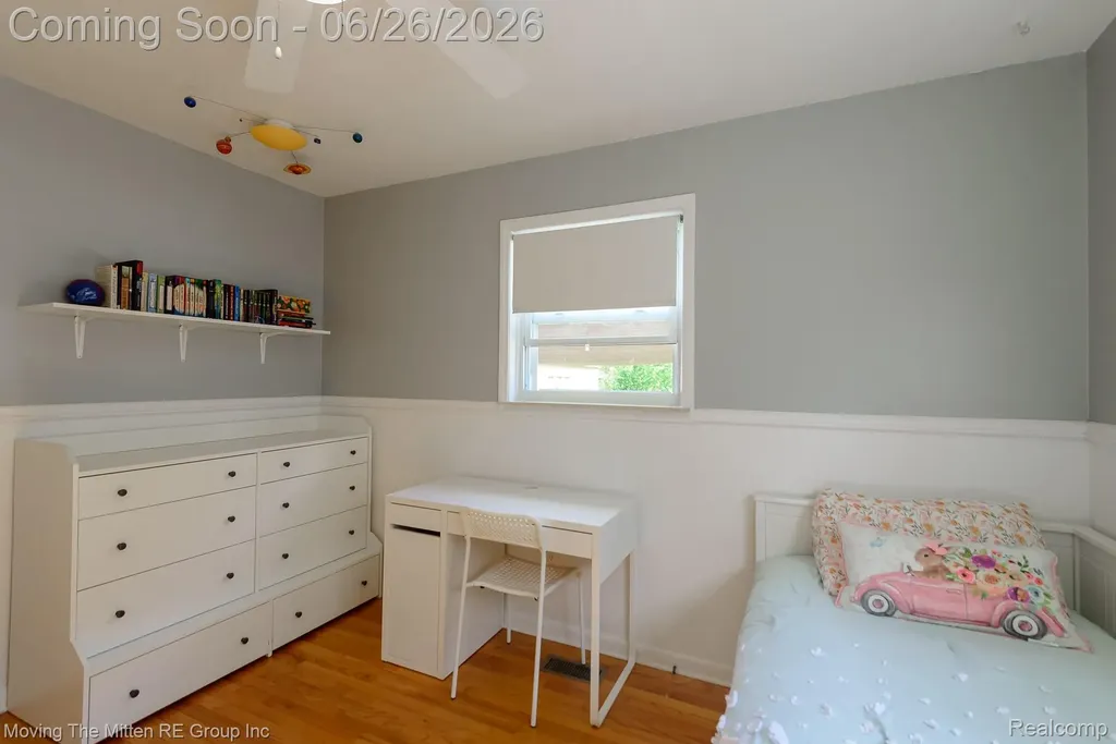 33115 Anita Drive Westland City MI 48185