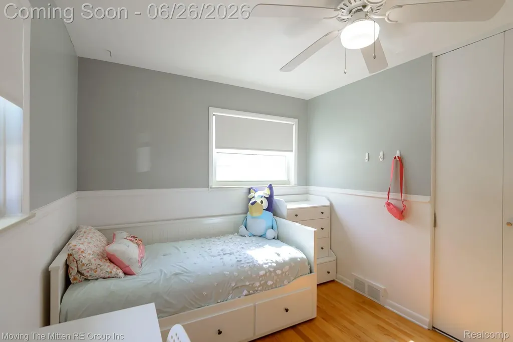 33115 Anita Drive Westland City MI 48185