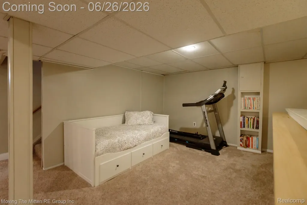 33115 Anita Drive Westland City MI 48185