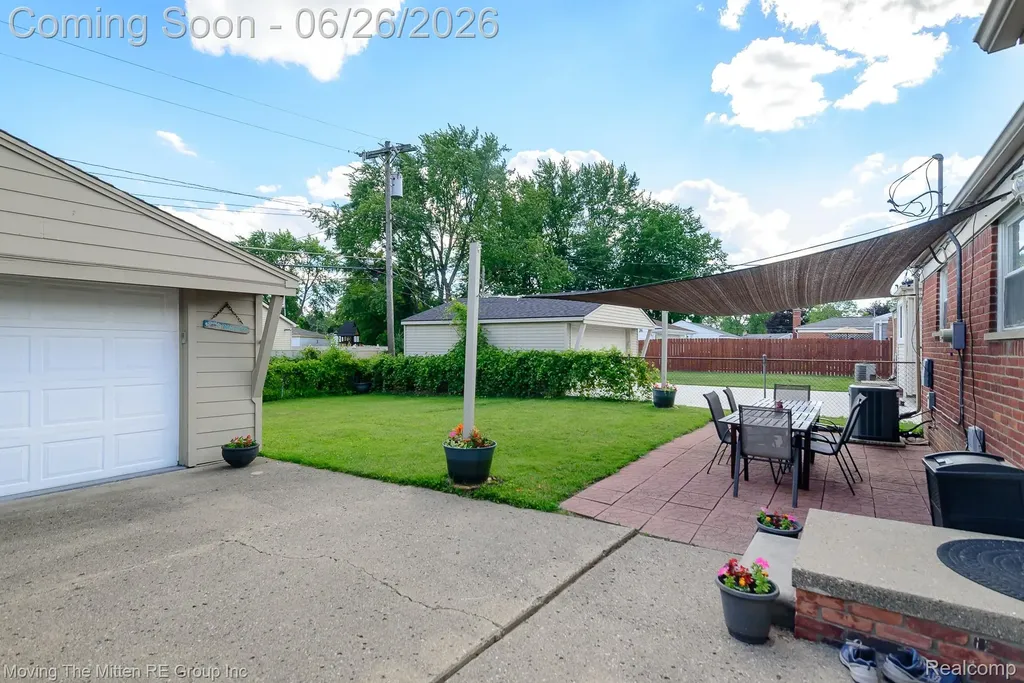 33115 Anita Drive Westland City MI 48185