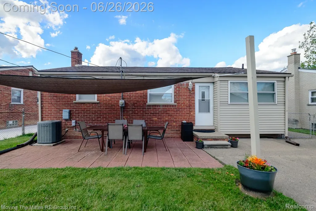 33115 Anita Drive Westland City MI 48185