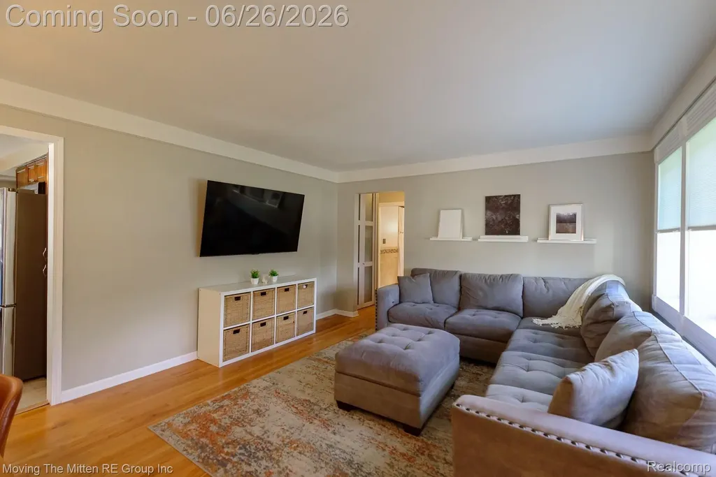 33115 Anita Drive Westland City MI 48185