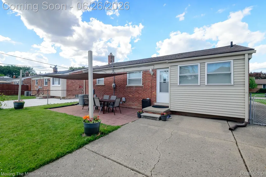 33115 Anita Drive Westland City MI 48185