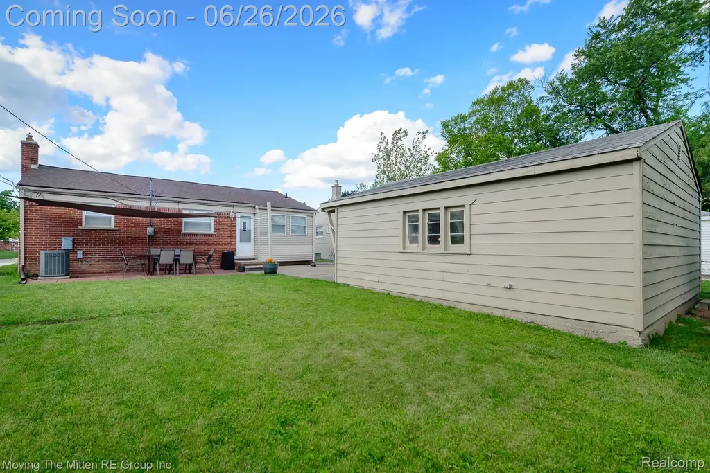 33115 Anita Drive Westland City MI 48185