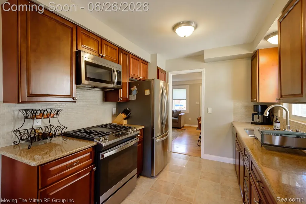 33115 Anita Drive Westland City MI 48185