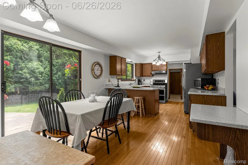 17520 Laurel Drive Livonia City MI 48152