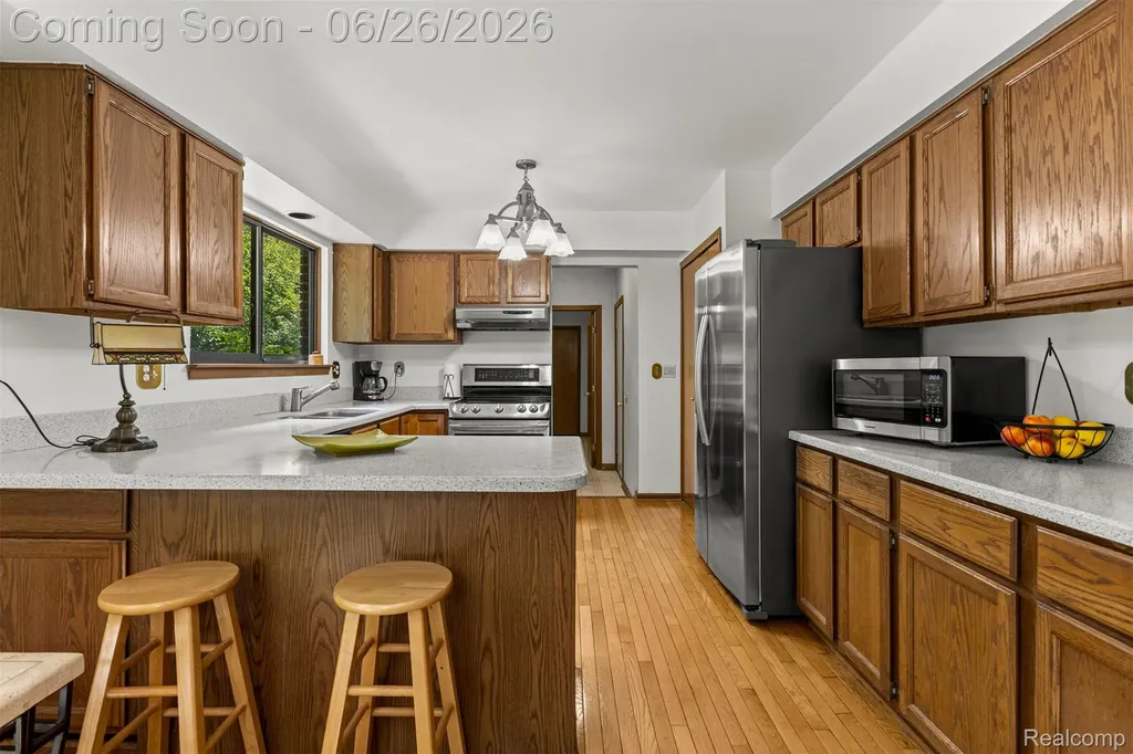 17520 Laurel Drive Livonia City MI 48152