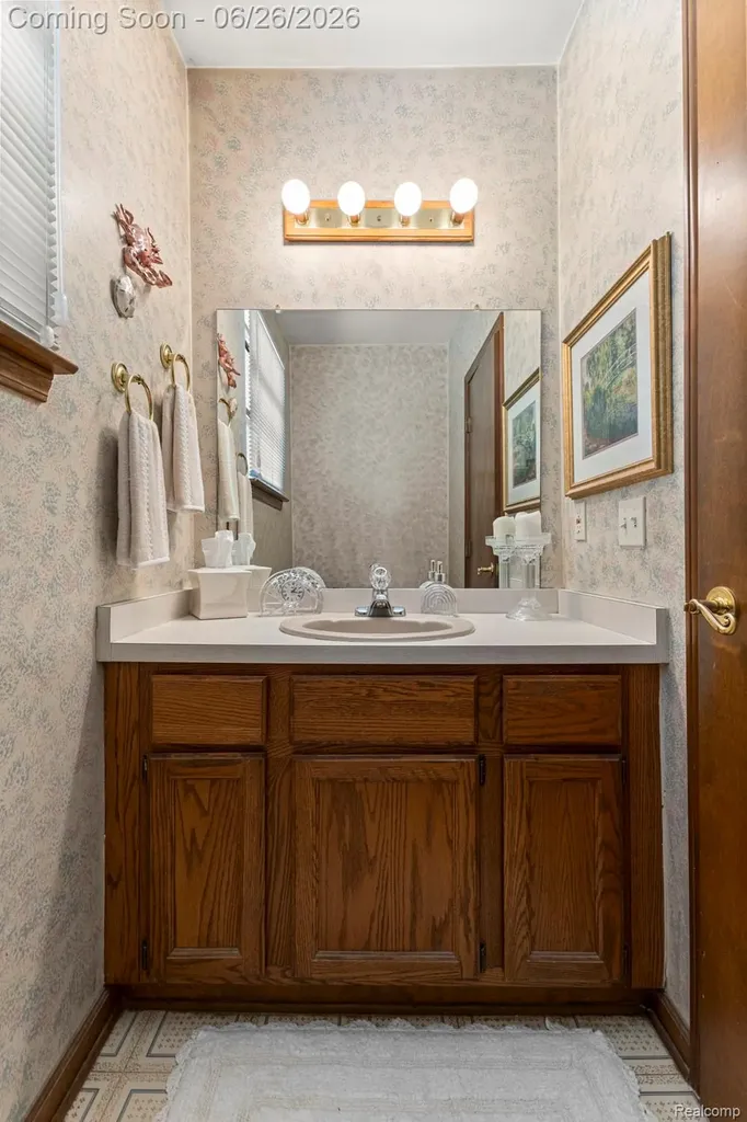 17520 Laurel Drive Livonia City MI 48152