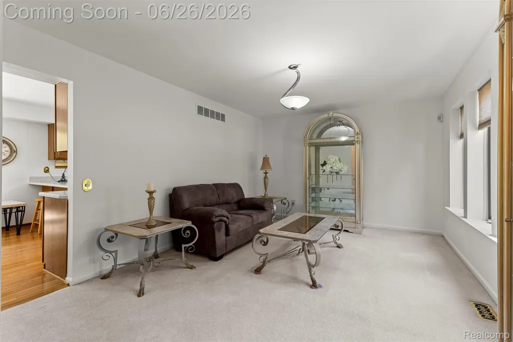 17520 Laurel Drive Livonia City MI 48152