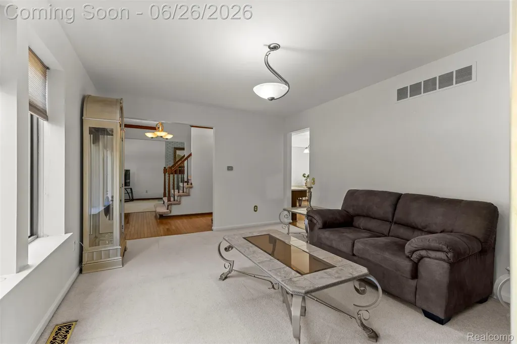 17520 Laurel Drive Livonia City MI 48152