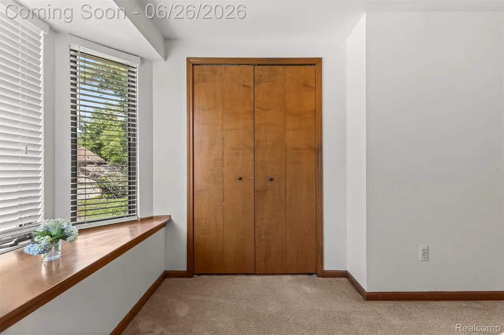 17520 Laurel Drive Livonia City MI 48152