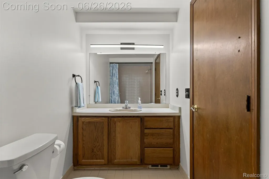 17520 Laurel Drive Livonia City MI 48152