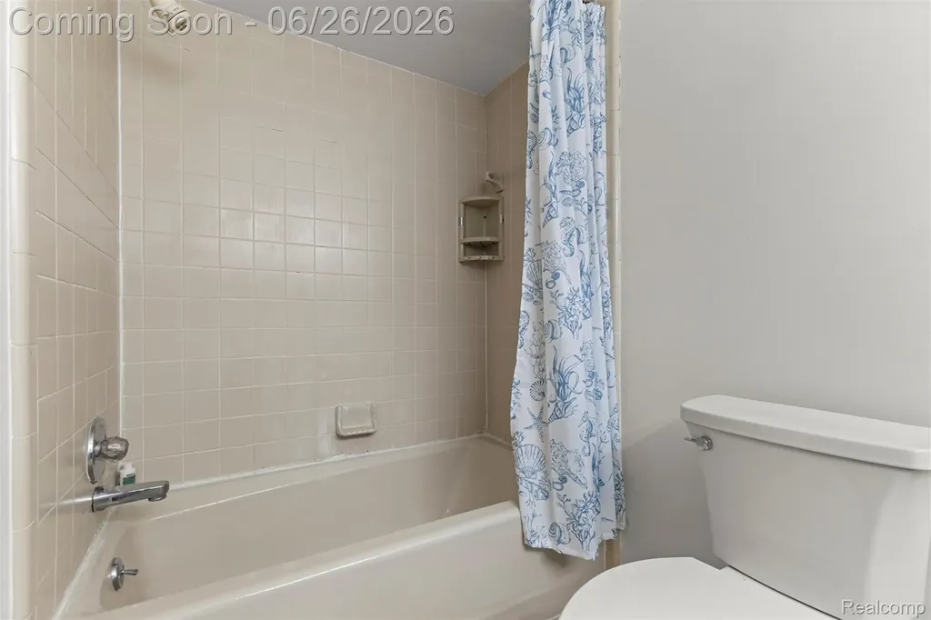17520 Laurel Drive Livonia City MI 48152