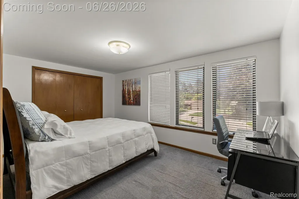 17520 Laurel Drive Livonia City MI 48152