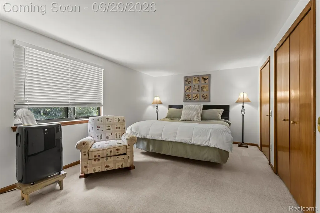 17520 Laurel Drive Livonia City MI 48152