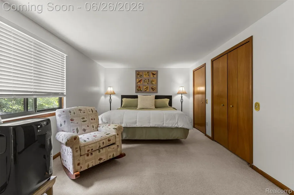 17520 Laurel Drive Livonia City MI 48152