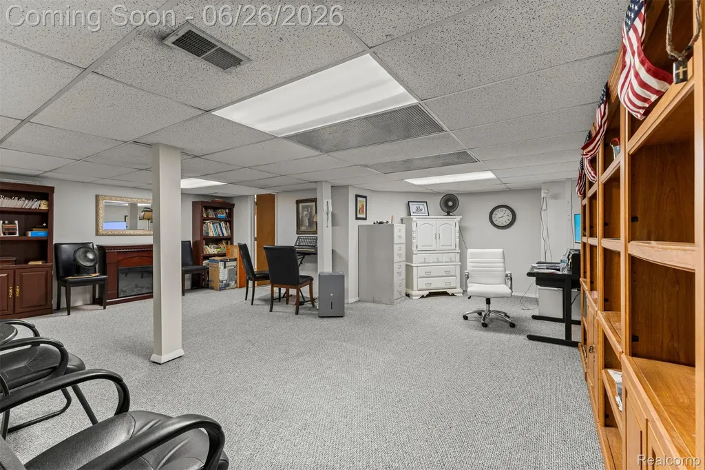 17520 Laurel Drive Livonia City MI 48152