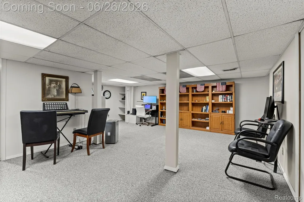 17520 Laurel Drive Livonia City MI 48152