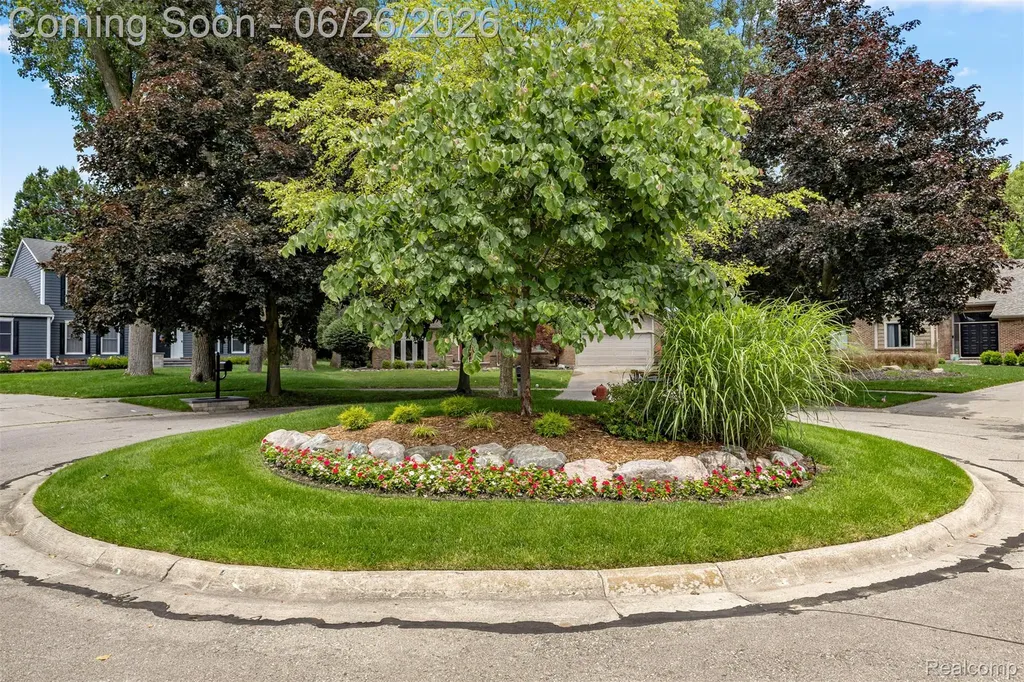 17520 Laurel Drive Livonia City MI 48152