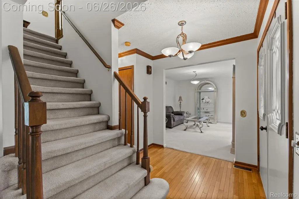 17520 Laurel Drive Livonia City MI 48152