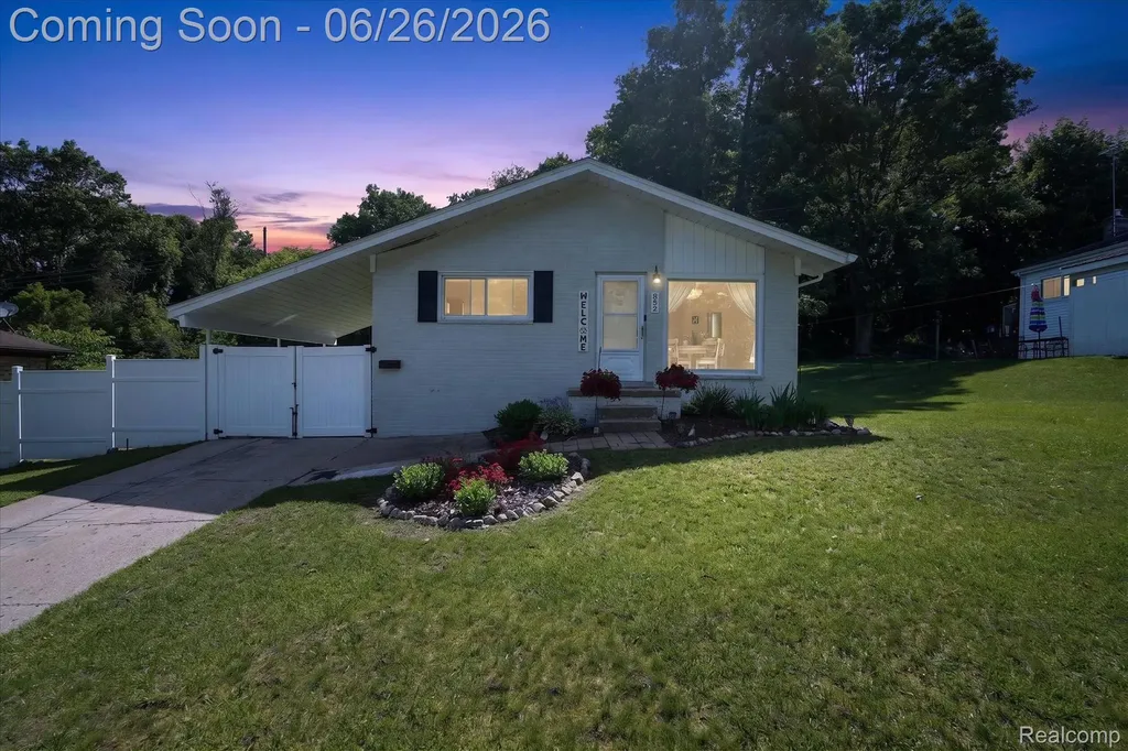 852 Manor Drive Milford Village MI 48381