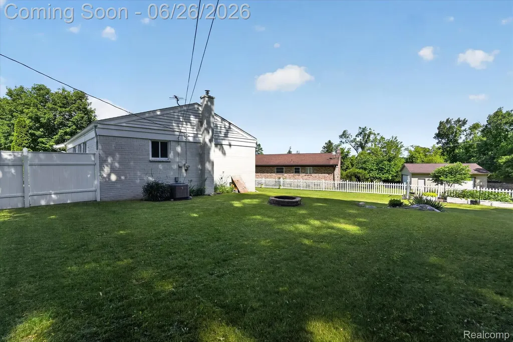852 Manor Drive Milford Village MI 48381