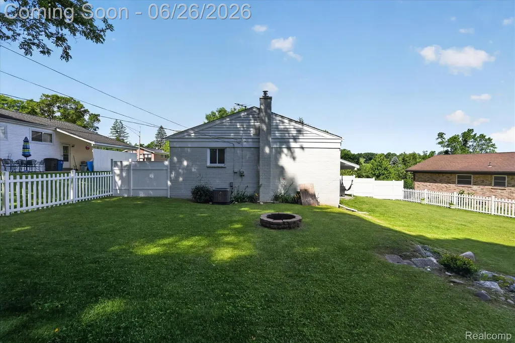 852 Manor Drive Milford Village MI 48381