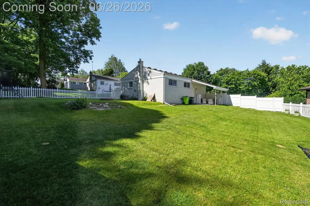 852 Manor Drive Milford Village MI 48381