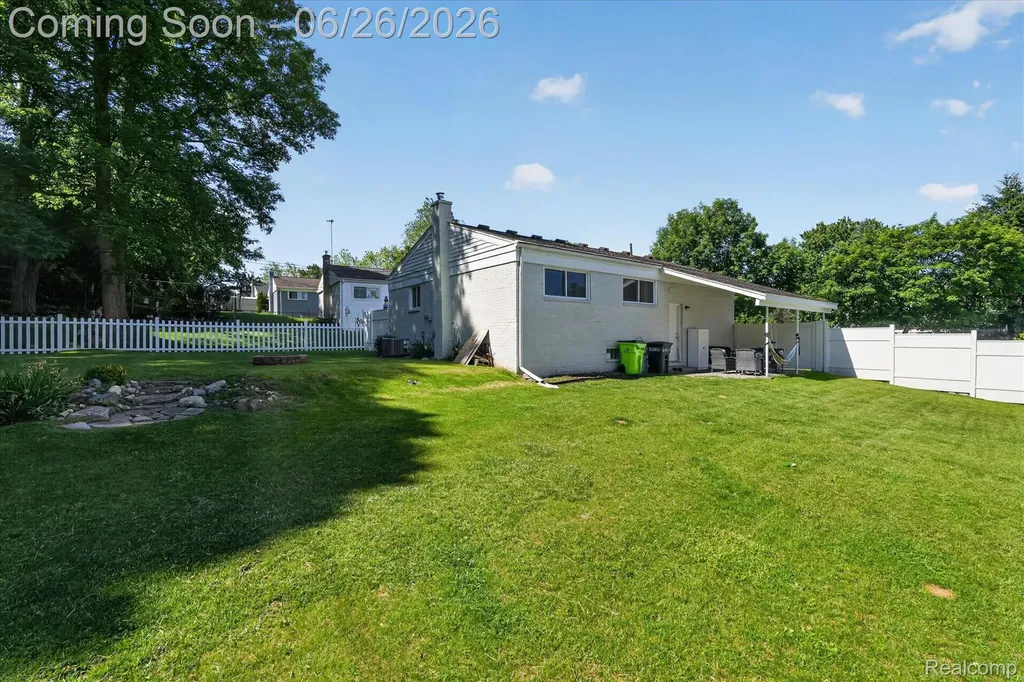 852 Manor Drive Milford Village MI 48381