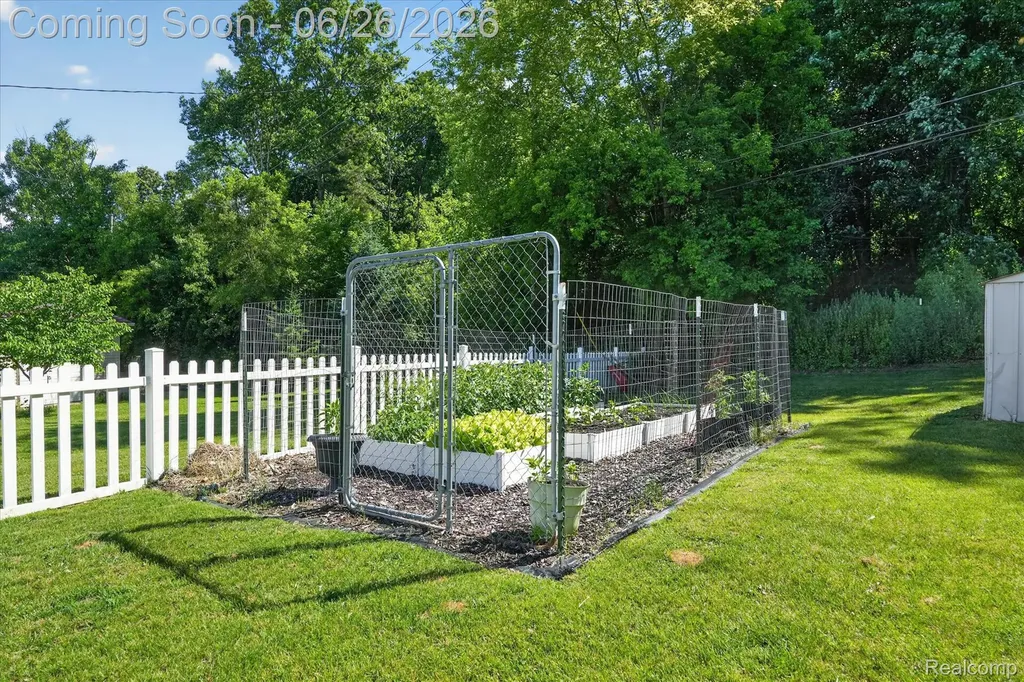 852 Manor Drive Milford Village MI 48381