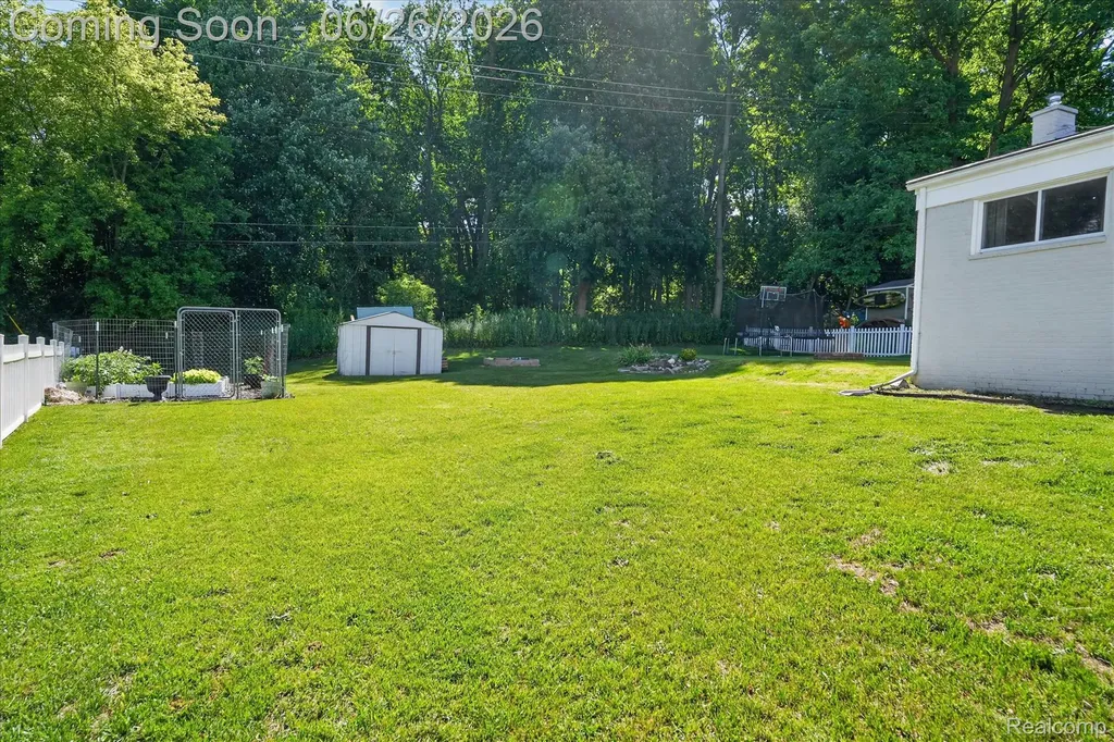 852 Manor Drive Milford Village MI 48381