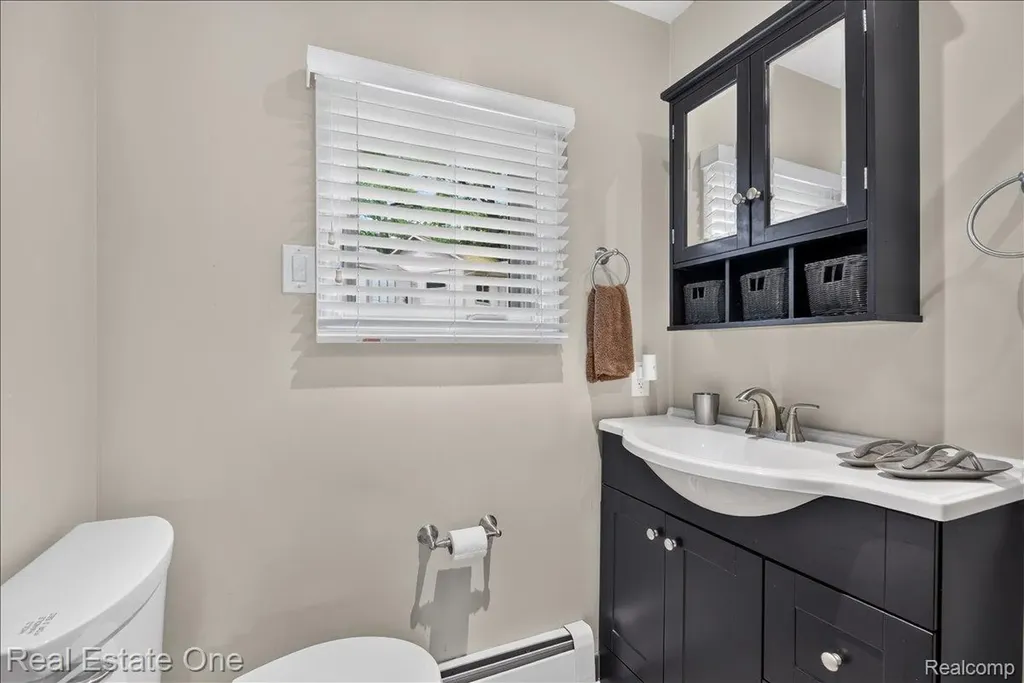 836 Pine Tree Road W Orion Charter Township MI 48362