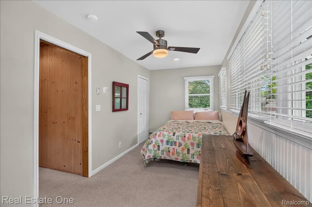 836 Pine Tree Road W Orion Charter Township MI 48362