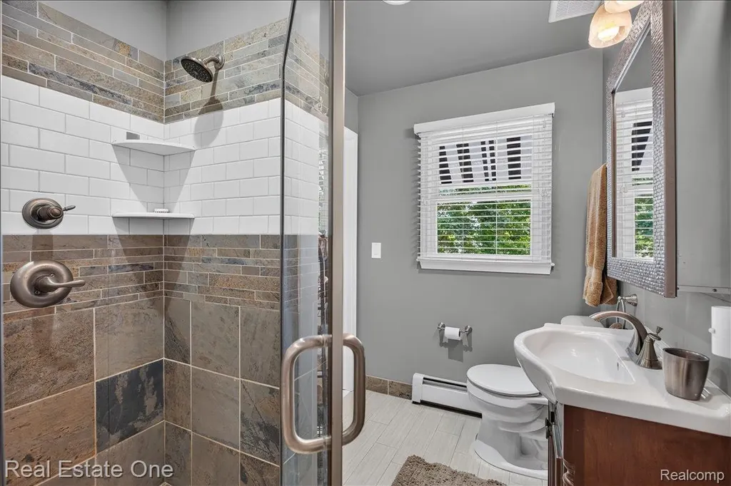 836 Pine Tree Road W Orion Charter Township MI 48362