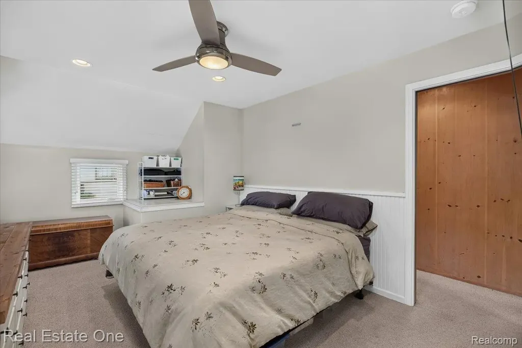 836 Pine Tree Road W Orion Charter Township MI 48362