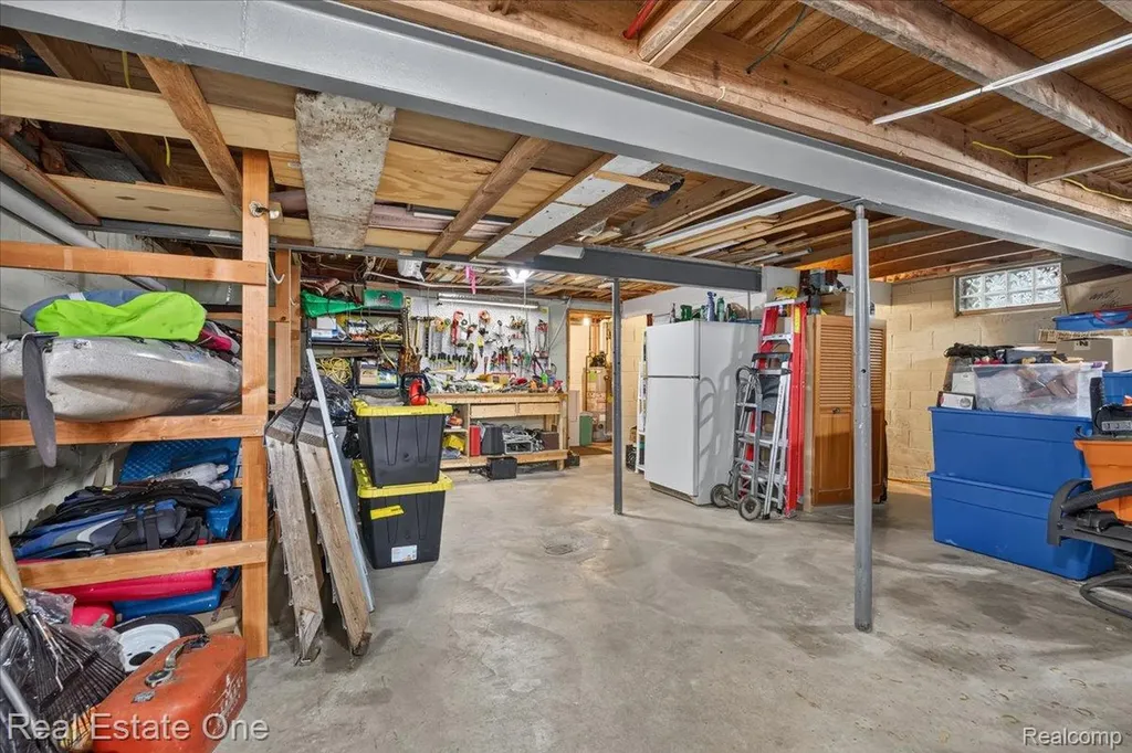 836 Pine Tree Road W Orion Charter Township MI 48362
