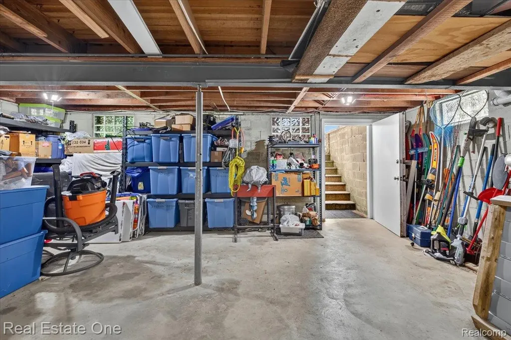 836 Pine Tree Road W Orion Charter Township MI 48362