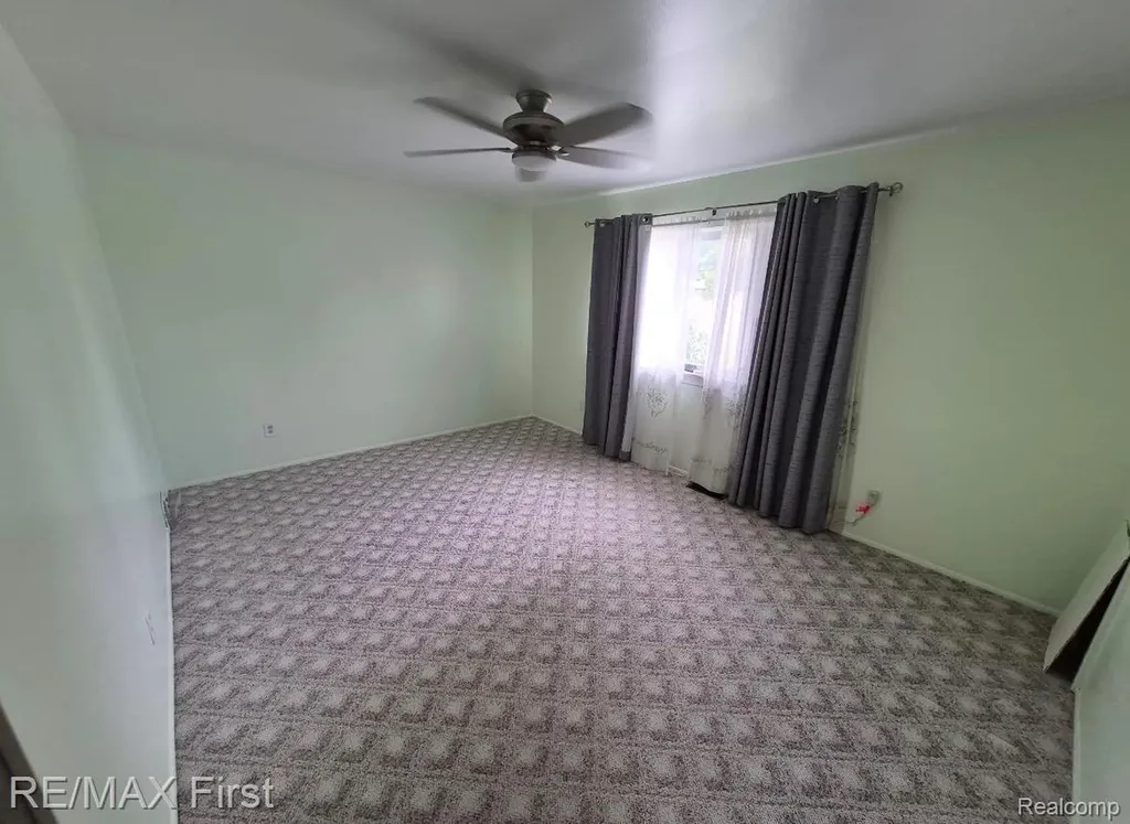 15628 Canberra Street Roseville City MI 48066