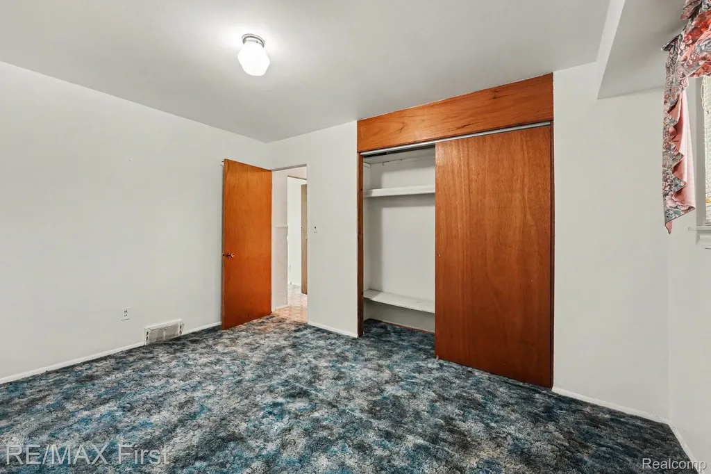 15628 Canberra Street Roseville City MI 48066