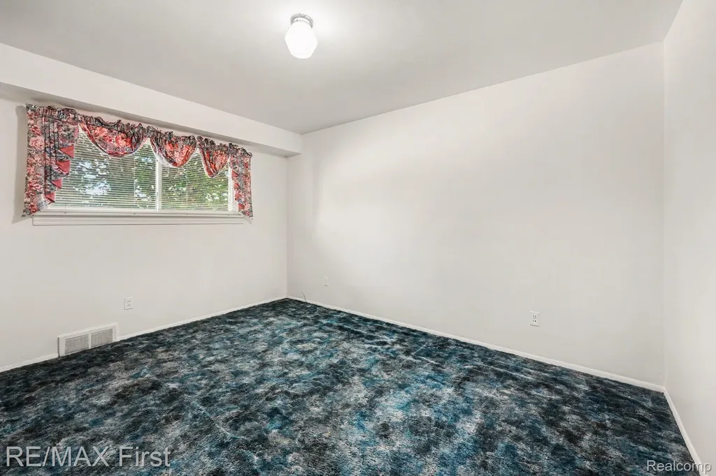 15628 Canberra Street Roseville City MI 48066