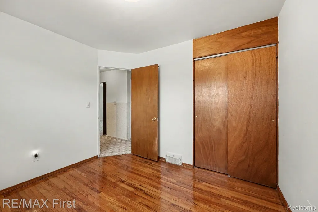15628 Canberra Street Roseville City MI 48066