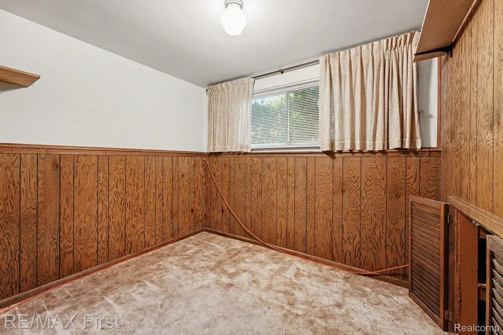 15628 Canberra Street Roseville City MI 48066